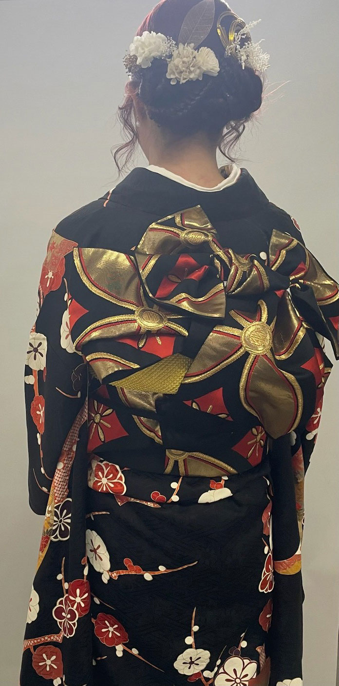 振袖の後ろ姿